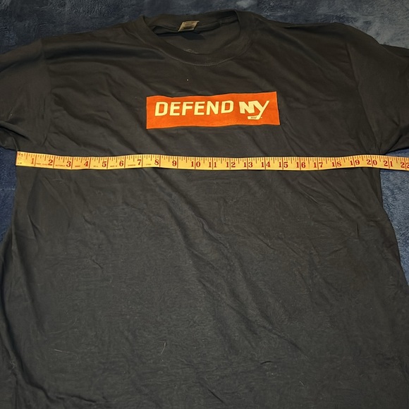 NWOT, NY Islanders “Defend NY” Islanders T-Shirt,  Size L - Picture 3 of 5